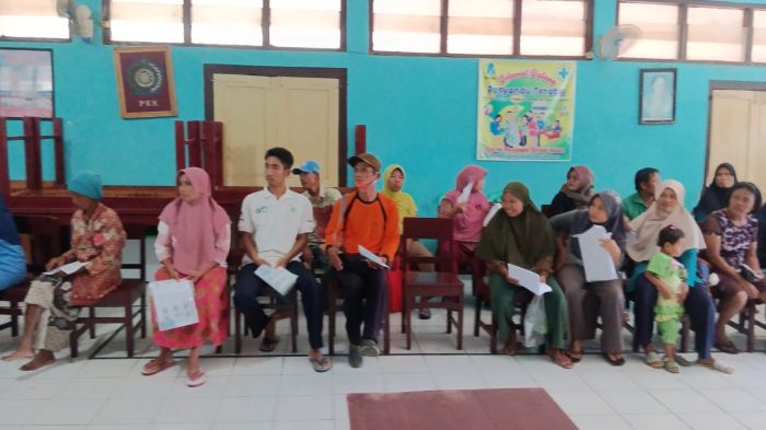Penyaluran Bantuan Beras 10 Kg Tahap 2 bagi 279  KPM  di Desa Mergosono Kecamatan Buayan Kabupaten Kebumen 01